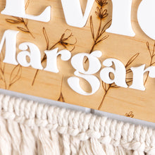 Load image into Gallery viewer, Macrame Floral Plaque
